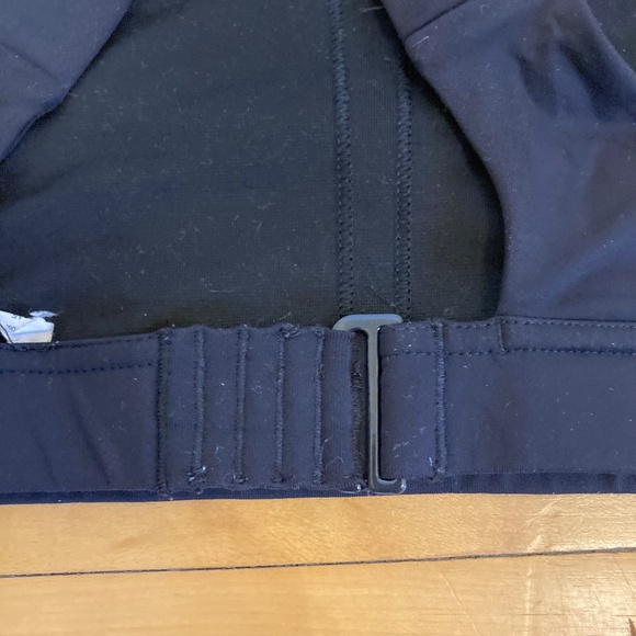 Lululemon Cross Back Black Sports Bra Sz 6 Adjustable Hot Yoga Pilates Run Gym - Picture 6 of 9